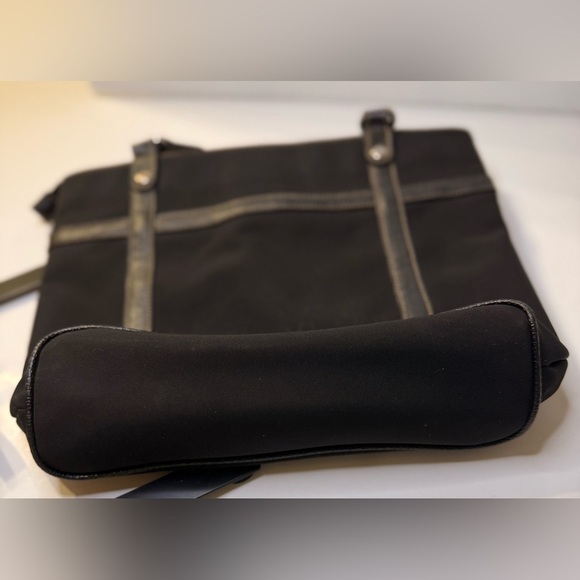 Franco Sarto Black Nylon Shoulder Bag W Smart Lite Pocket Inside Zip Closure - Picture 7 of 15